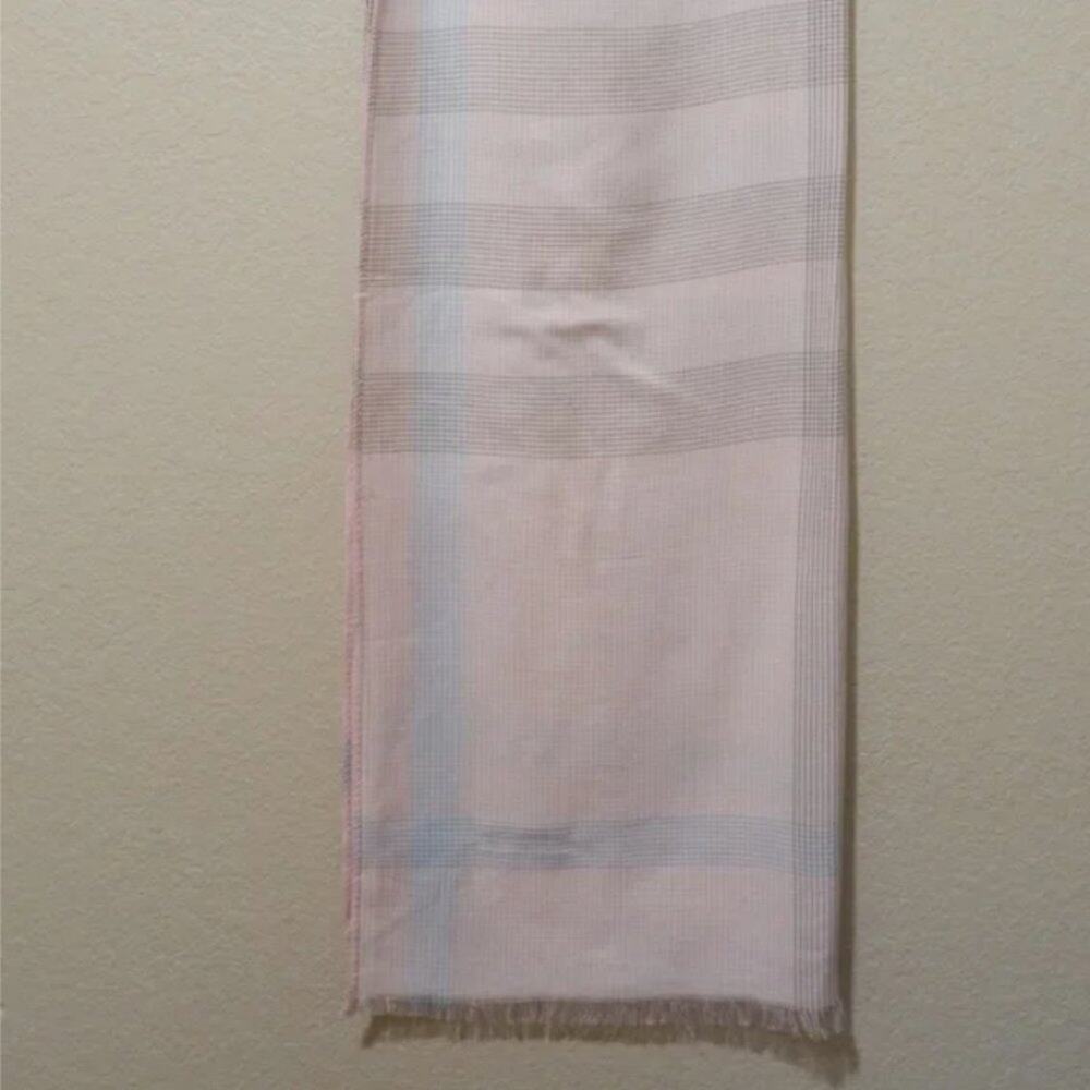 Pink shawl - Picture 2 of 5